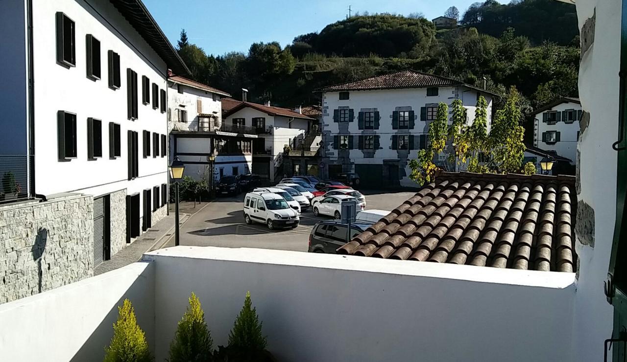 Hotel Hostal Ekaitza Lesaka Zewnętrze zdjęcie