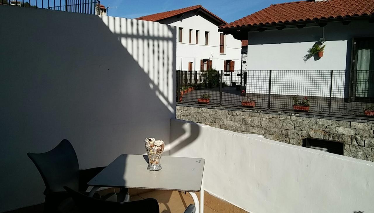 Hotel Hostal Ekaitza Lesaka Zewnętrze zdjęcie
