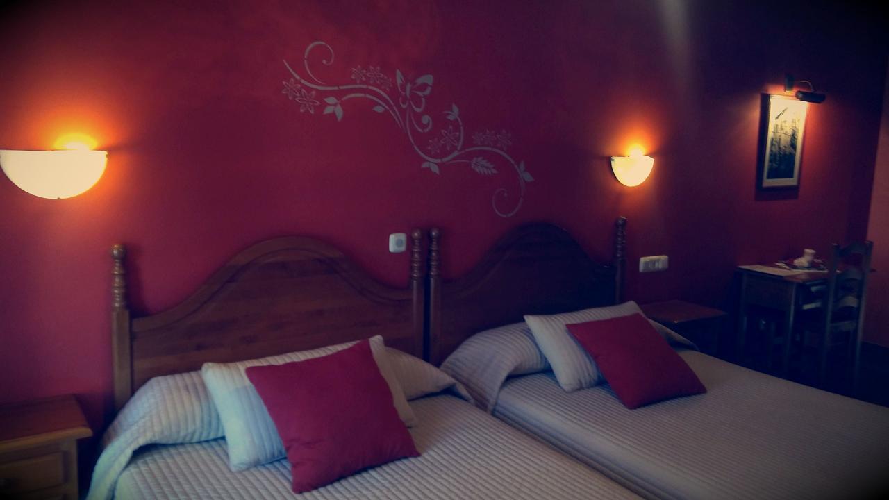 Hotel Hostal Ekaitza Lesaka Zewnętrze zdjęcie