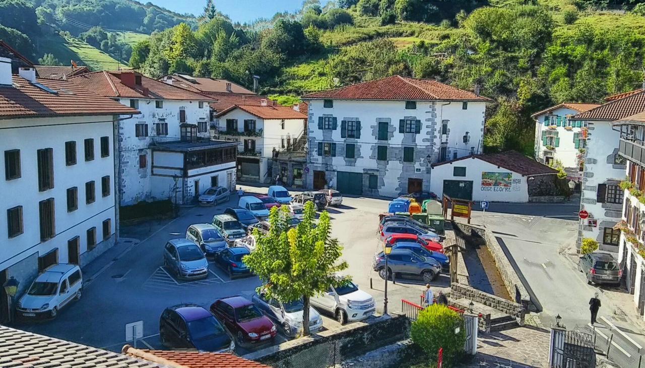 Hotel Hostal Ekaitza Lesaka Zewnętrze zdjęcie